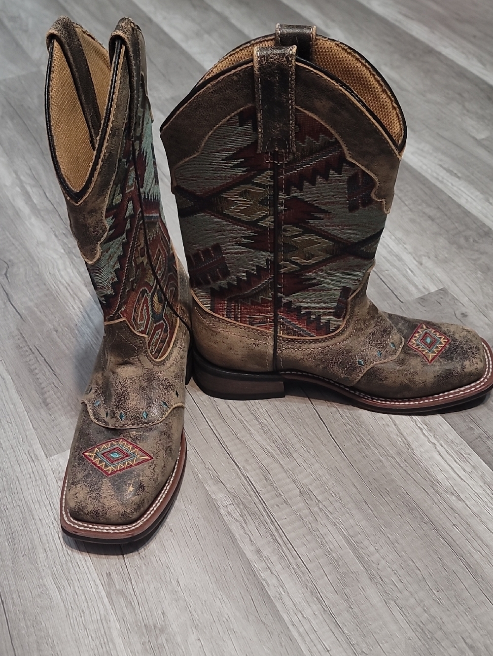 Laredo Women's Brown Western Embroidered Cowboy Boots